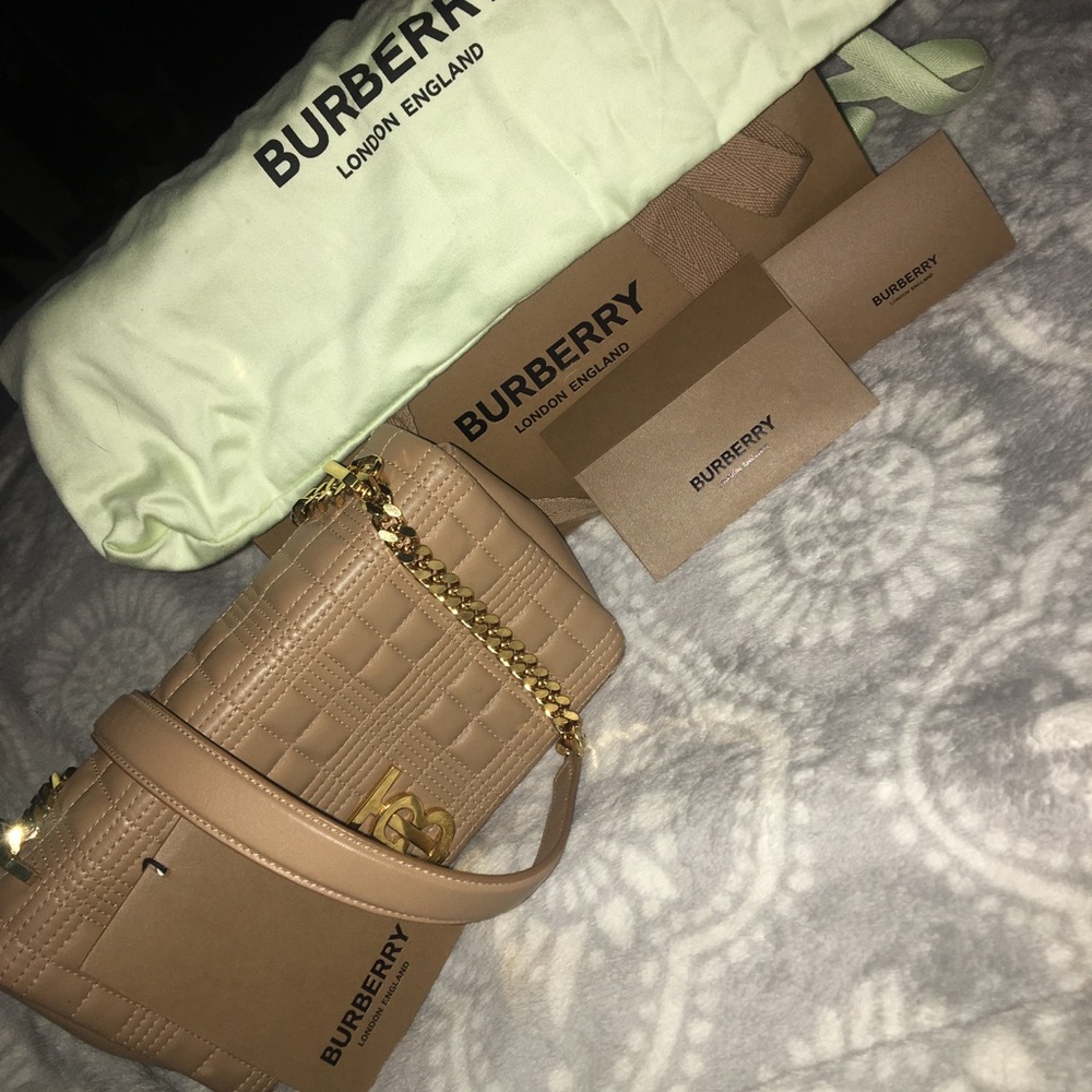 Burberry crossbody bag worn once !! - Picture 2 of 6